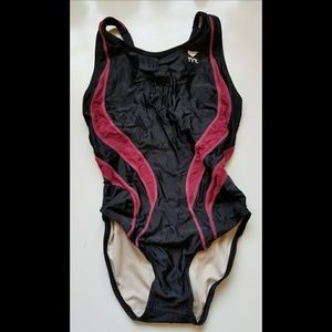 tyr team suits
